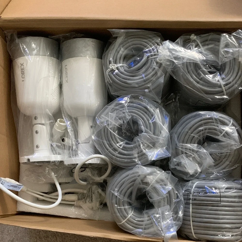 Lorex 4K Security Cameras (2 pack) NEW - Picture 5 of 7